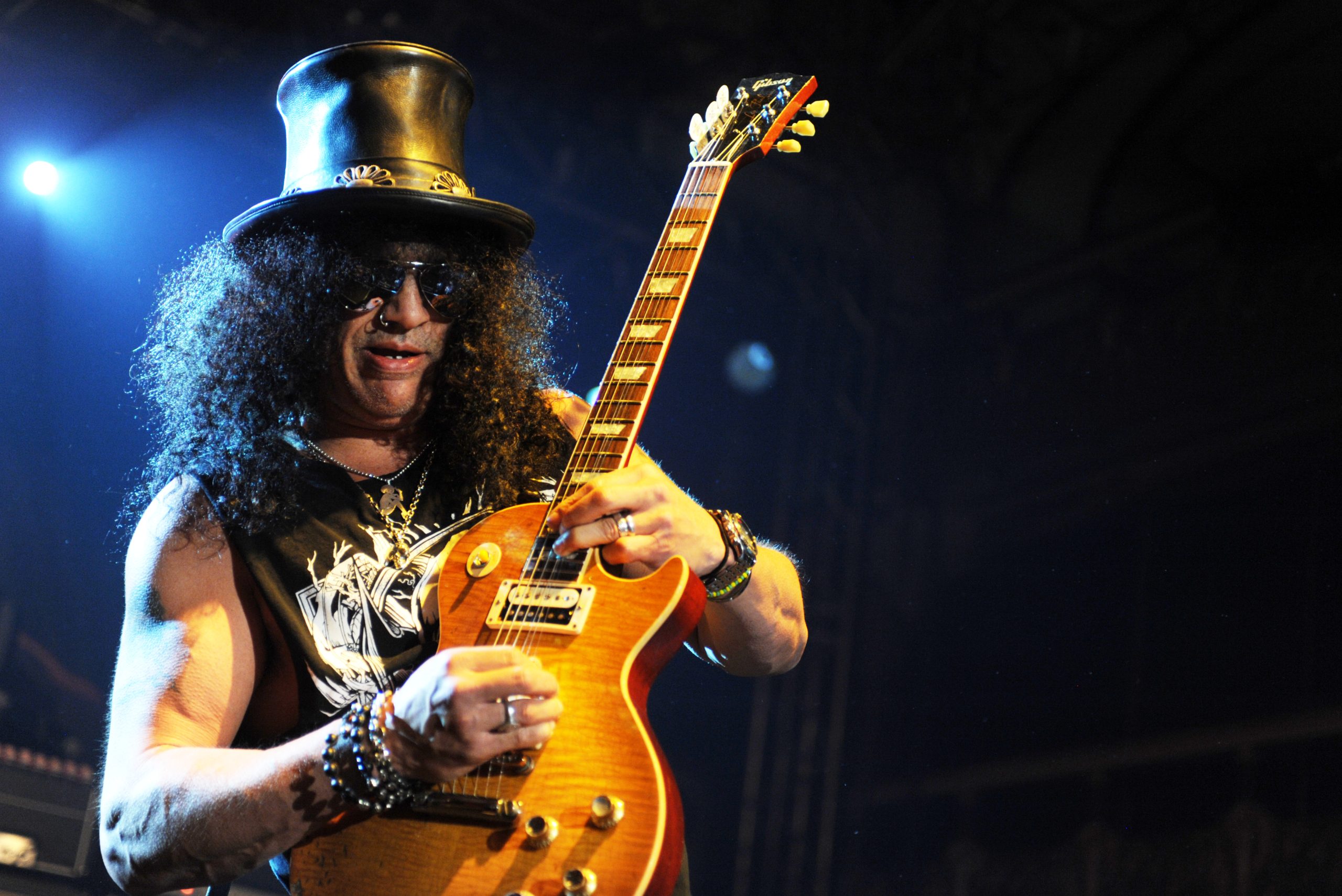 What Kind Of Guitar Does Slash Play A Full 2022 List