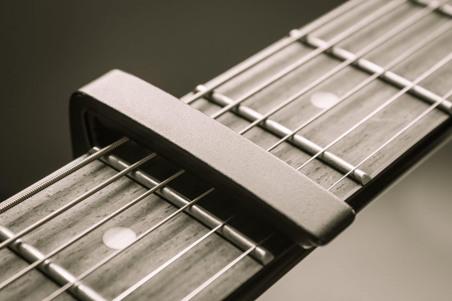 14 Easy No Capo Guitar Songs For Beginners