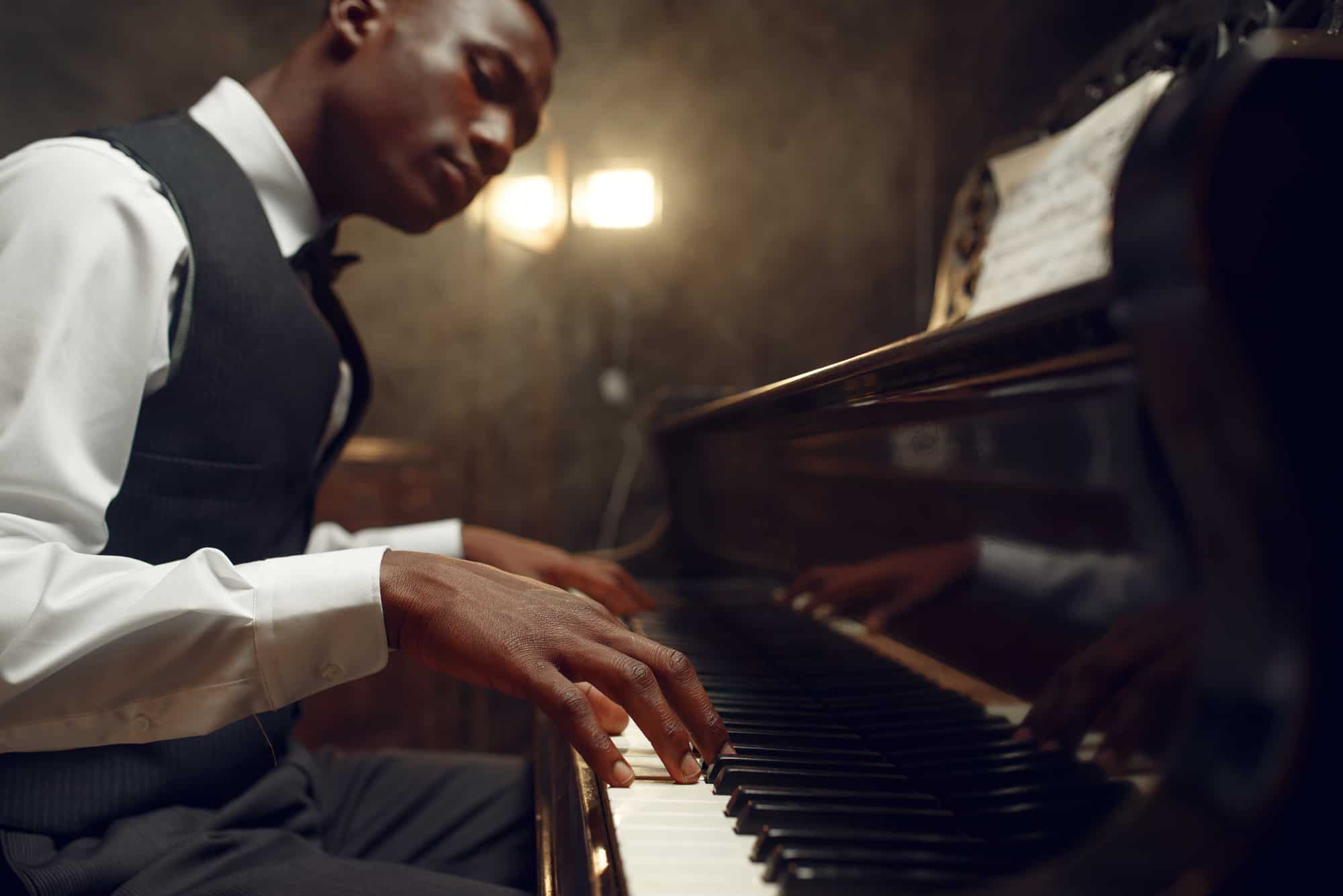 A Beginners Guide on How To Play Jazz Piano instrumentio